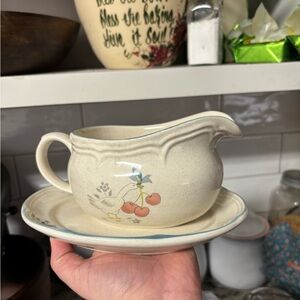Marmalade Goose Gravy Boat with Saucer